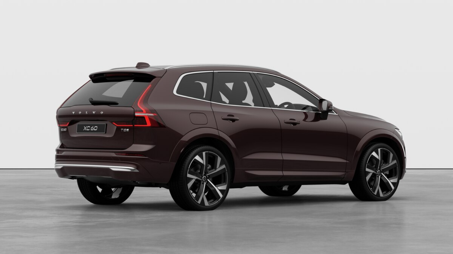 Volvo XC60 PHEV Ultra T8 in mulberry red right side